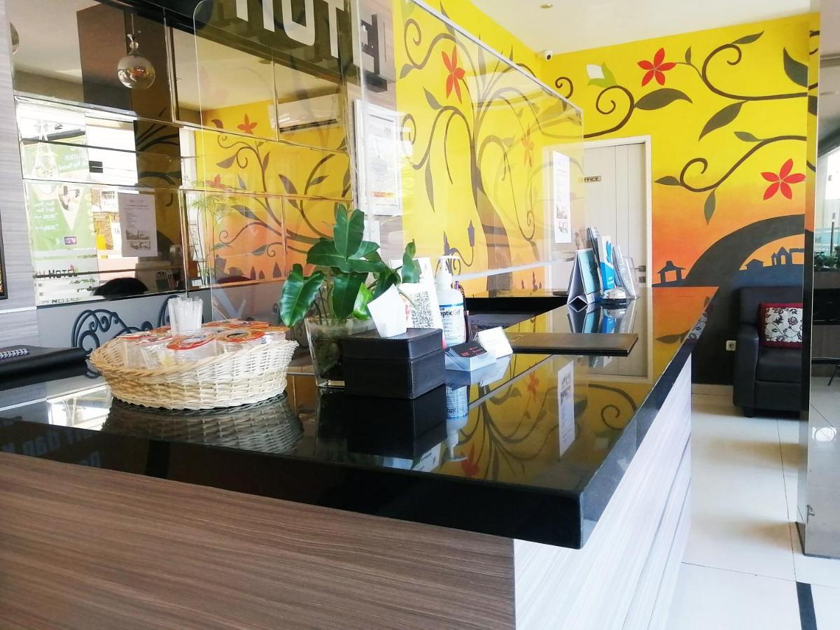 Dom Hotel Jogja Ngaglik Экстерьер фото
